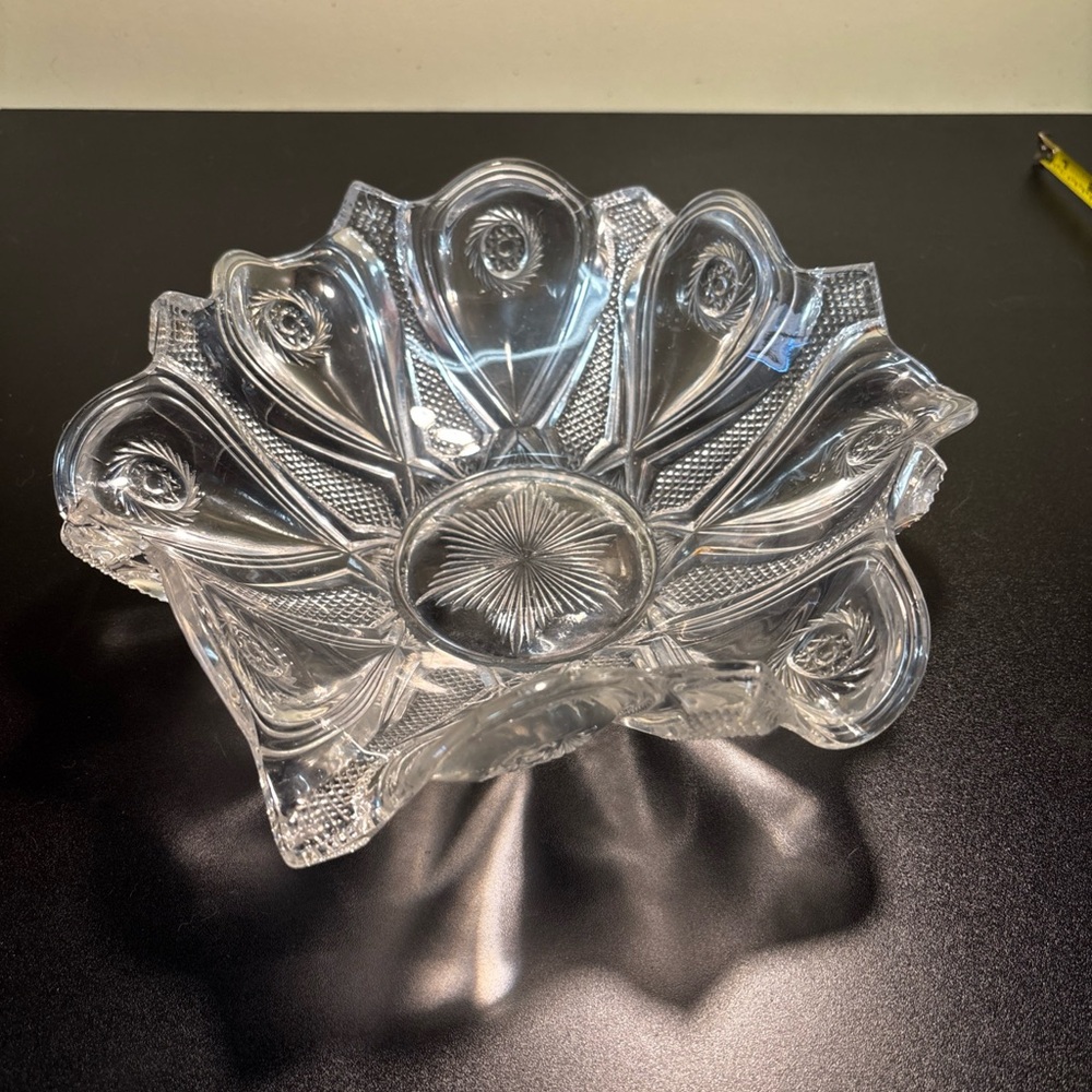 BEAUMONT GLASS BOWL ROSETTA CIRCULAR SAW PATTERN 1905  . GLOWS URanium